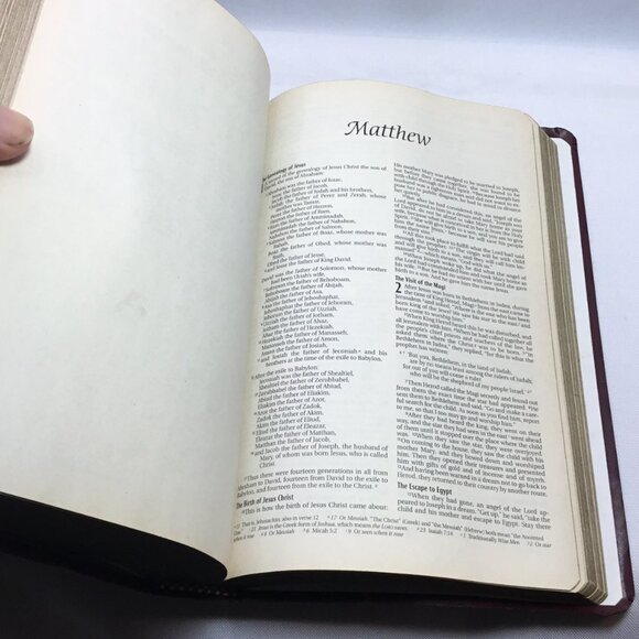 KJV Holy Bible: Gift and Award, Black Leather-Look, Red Letter 2001 - Picture 11 of 13